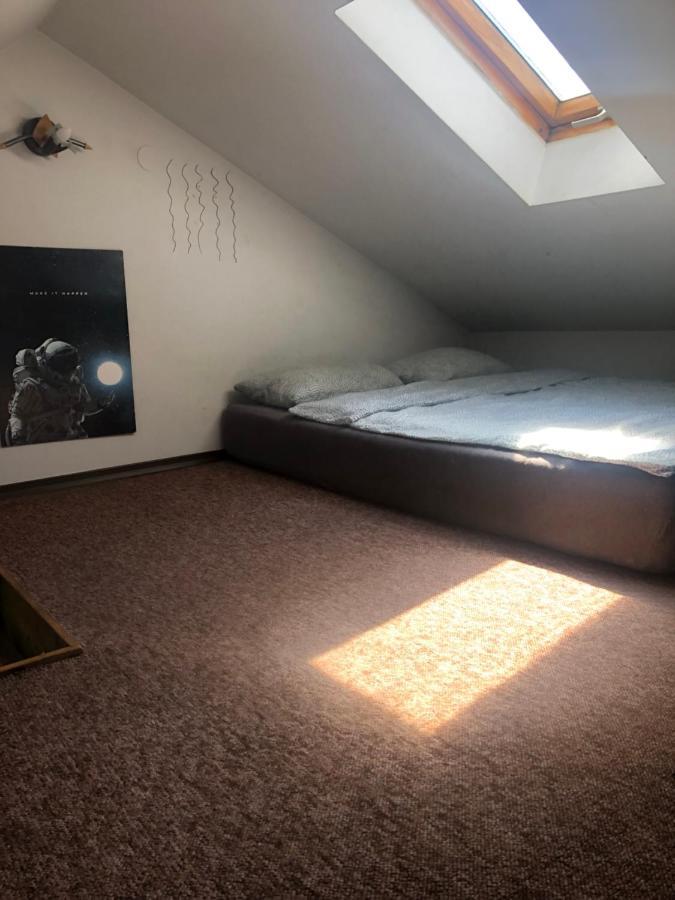 Hugo Apartment *